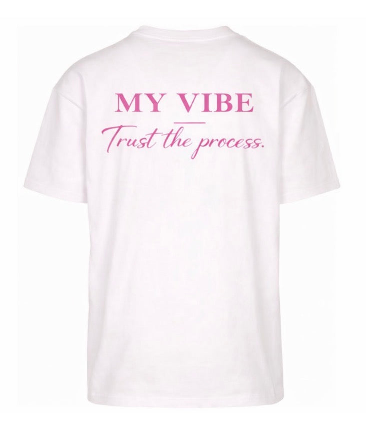 Trust the process overzised thee white/pink front my vibe